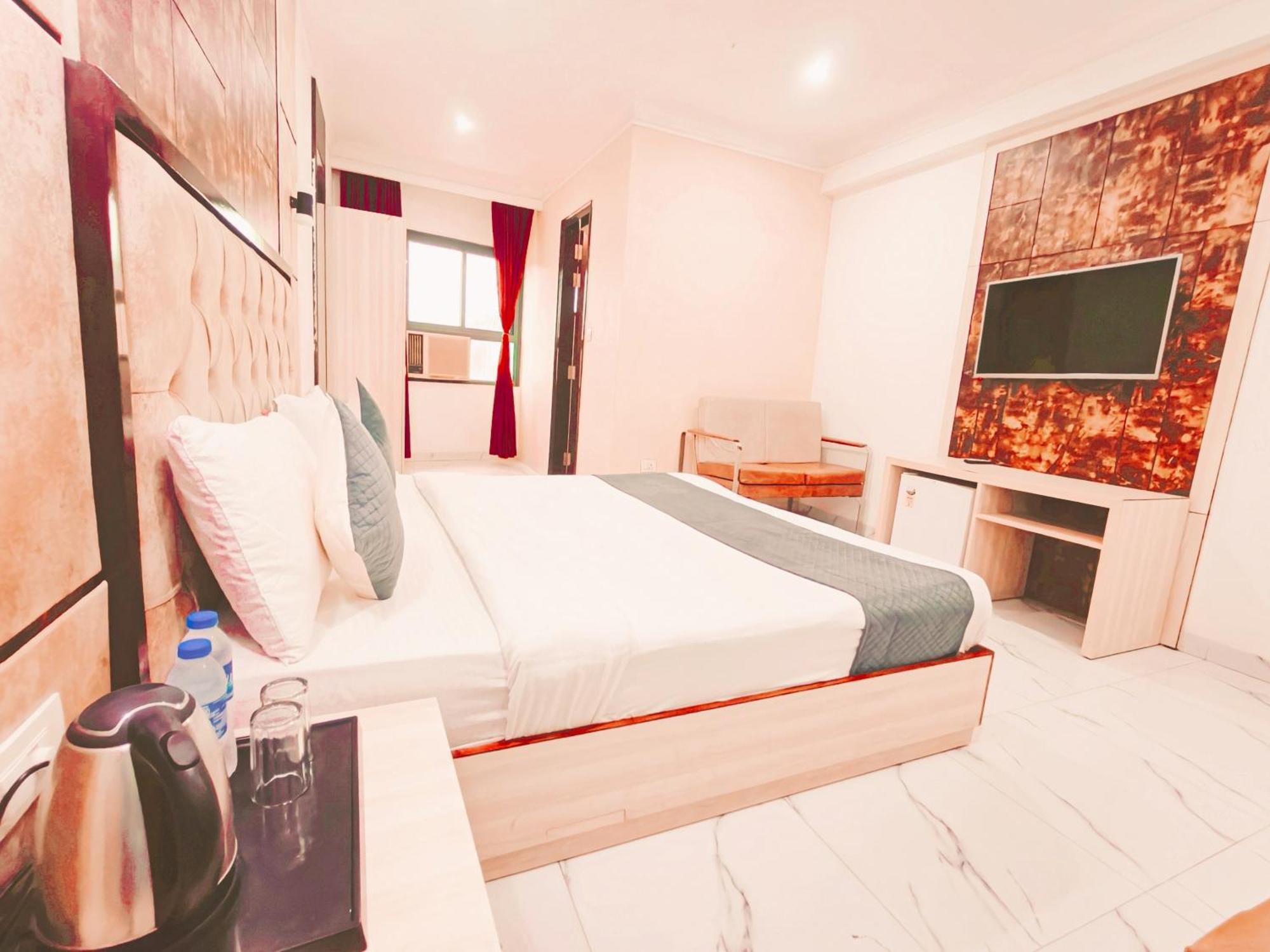 Hotel The Almora By Rs Global Near By Delhi International Airport With - Free Airport Drop New Delhi Exteriör bild