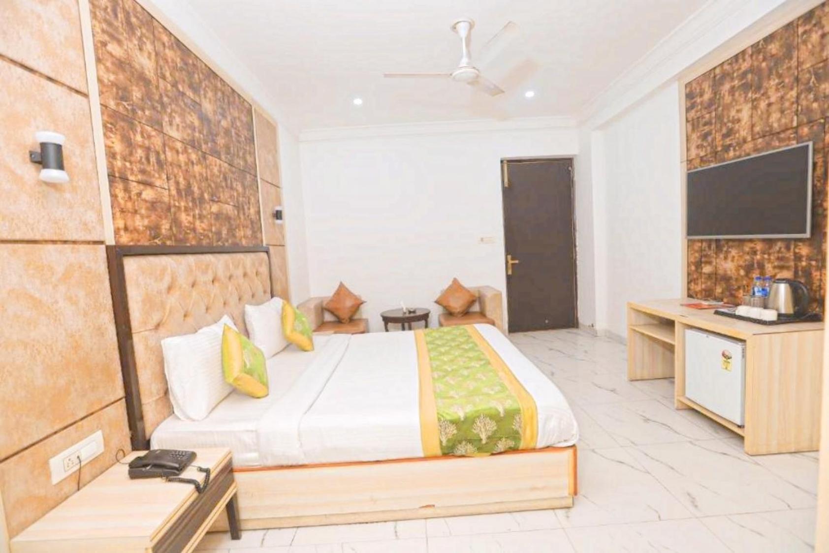 Hotel The Almora By Rs Global Near By Delhi International Airport With - Free Airport Drop New Delhi Exteriör bild