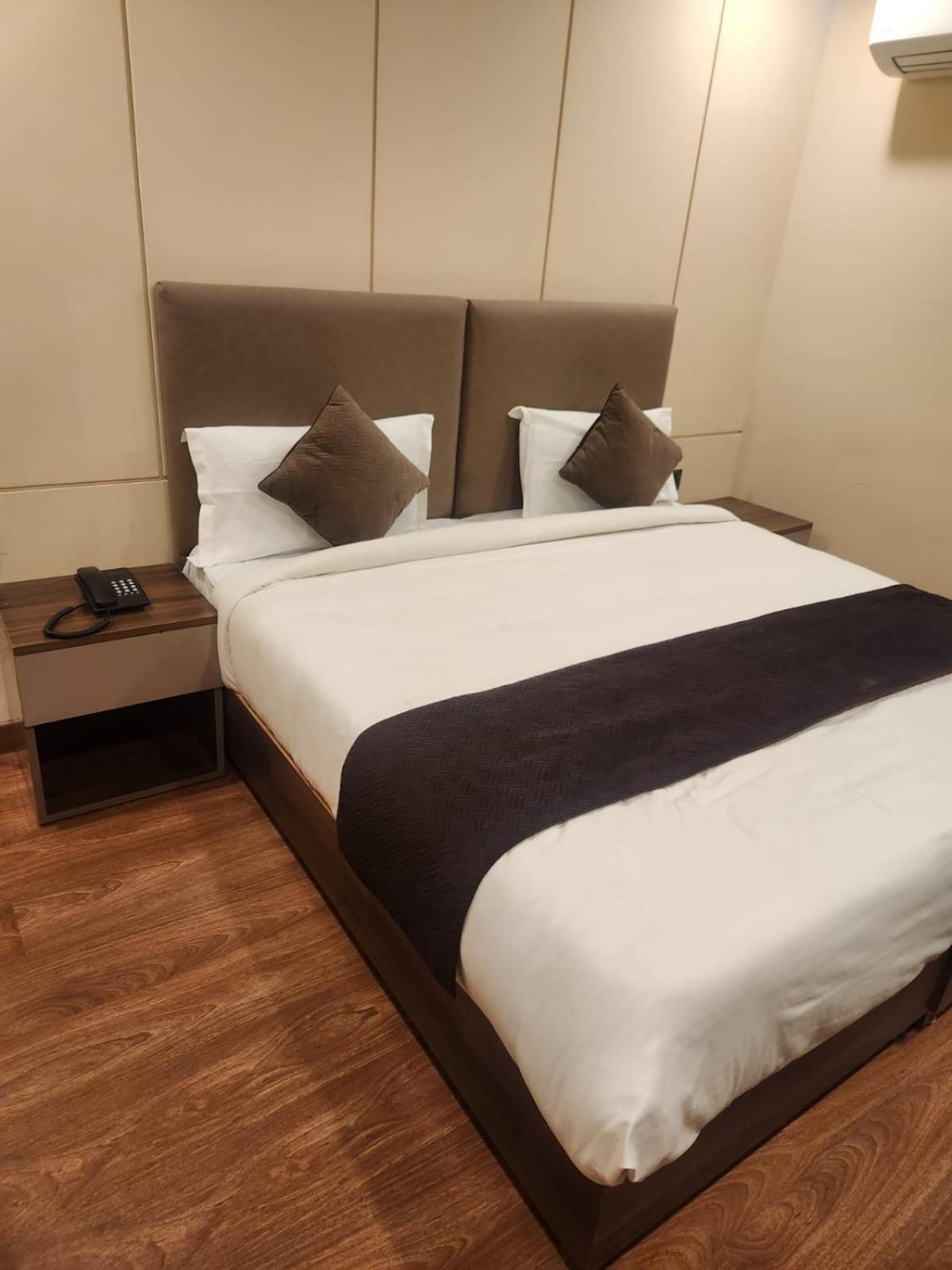 Hotel The Almora By Rs Global Near By Delhi International Airport With - Free Airport Drop New Delhi Exteriör bild