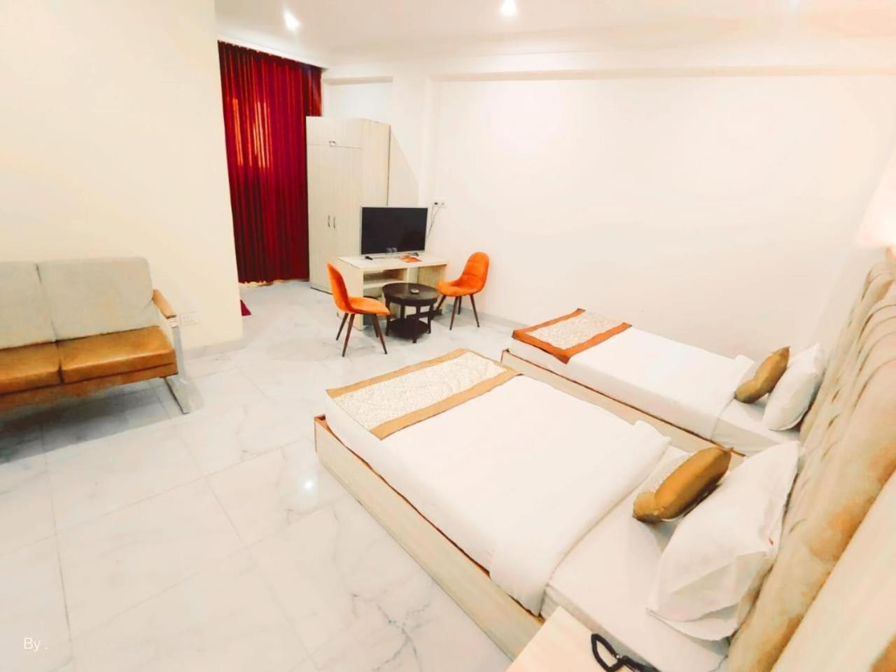 Hotel The Almora By Rs Global Near By Delhi International Airport With - Free Airport Drop New Delhi Exteriör bild